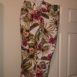 Brand new flower print crop pants